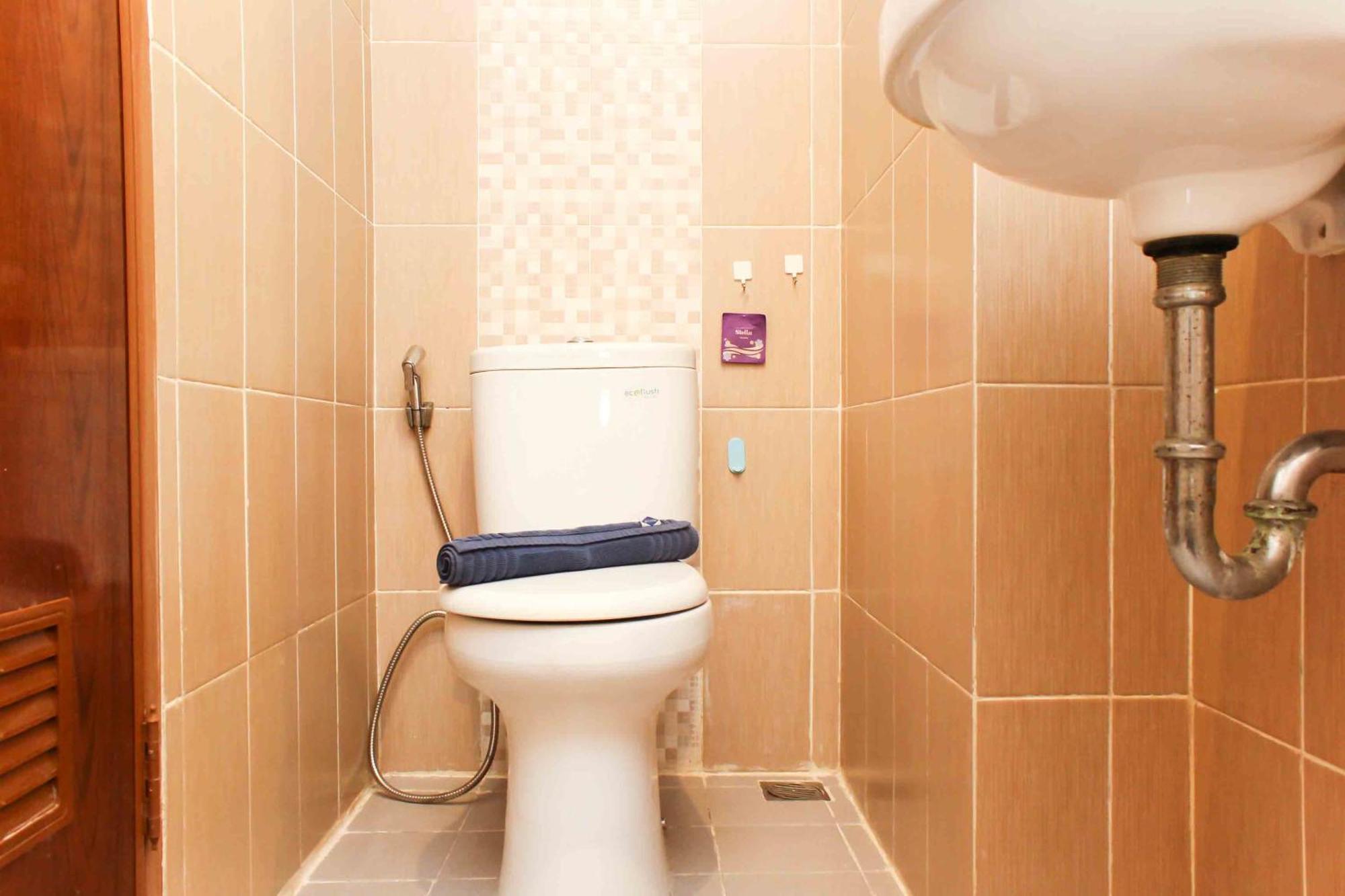 Cozy And Tidy At The Enviro By Travelio Bekasi